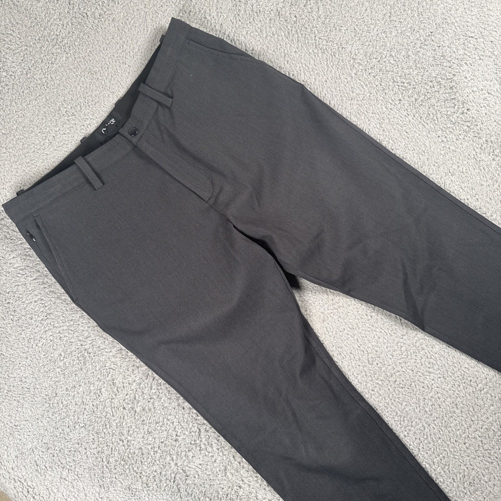 Quince Ultra-Stretch 24/7 Smart Chino Pants Mens 34x30 (36x30) Gray Travel